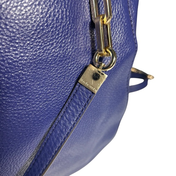 Henri Bendel Soho Messenger Pebbled Leather Handbag - Picture 5 of 14